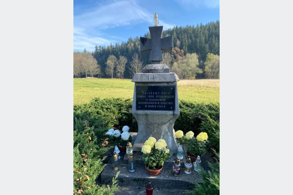 Gmina złożyła chryzantemy od poszkodowanych przedsiębiorców w miejscach pamięci - zdjęcie 10