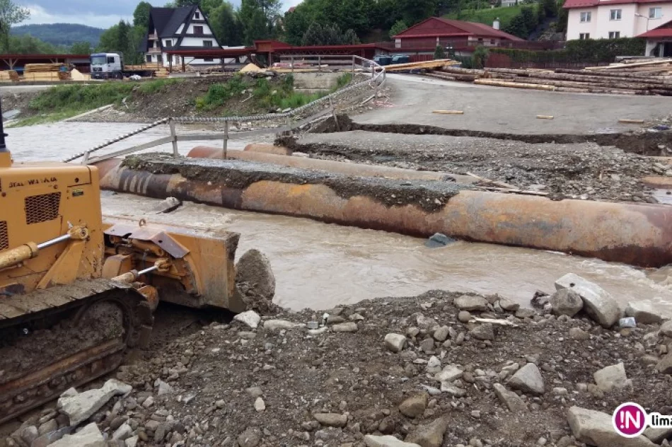 Przeprawa zbudowana przez mieszkańców rozkopana. Wkrótce nowy most? - zdjęcie 2