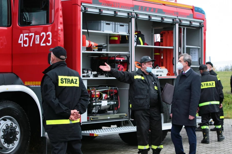 Jednostka OSP Wysokie pozyskała nowy samochód - zdjęcie 18