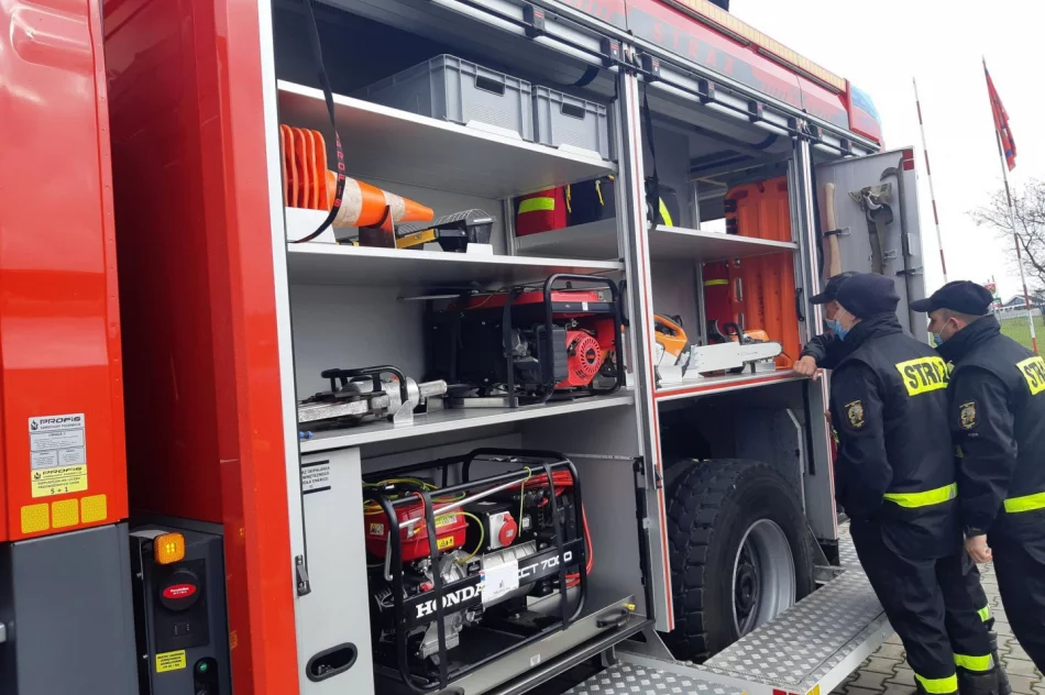 Po raz pierwszy jednostka OSP z 50-letnią historią ma fabrycznie nowy samochód - zdjęcie 10