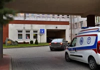 Karetka z pacjentem czekała ponad 4 godziny. Innego rodzina zabrała do domu, zanim został przyjęty na SOR - zdjęcie główne