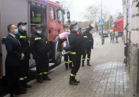 Druhowie z jednostek OSP dezynfekują miejsca publiczne na terenie gminy - zdjęcie główne