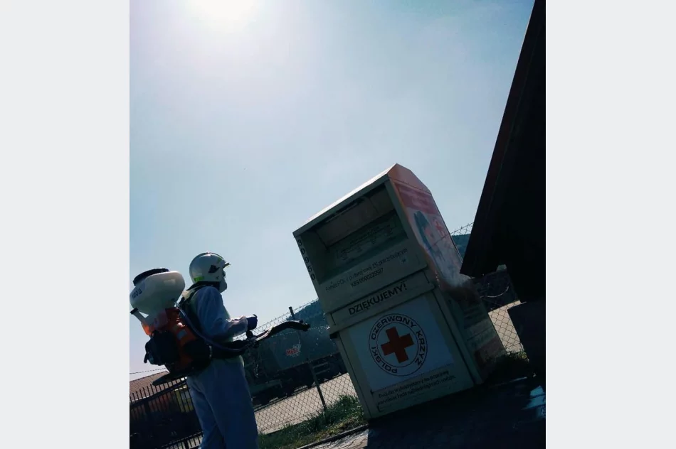 Druhowie z jednostek OSP dezynfekują miejsca publiczne na terenie gminy - zdjęcie 7