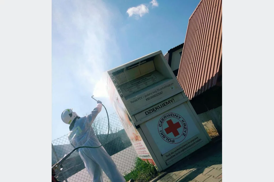 Druhowie z jednostek OSP dezynfekują miejsca publiczne na terenie gminy - zdjęcie 12