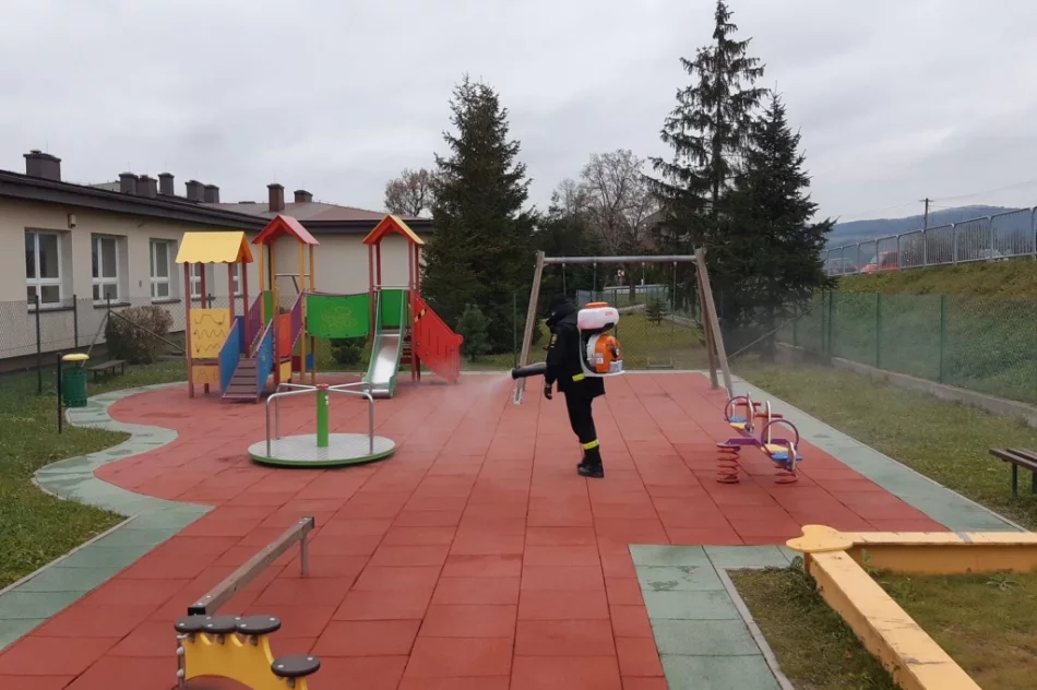 Druhowie dezynfekują miejsca publiczne - zdjęcie 3