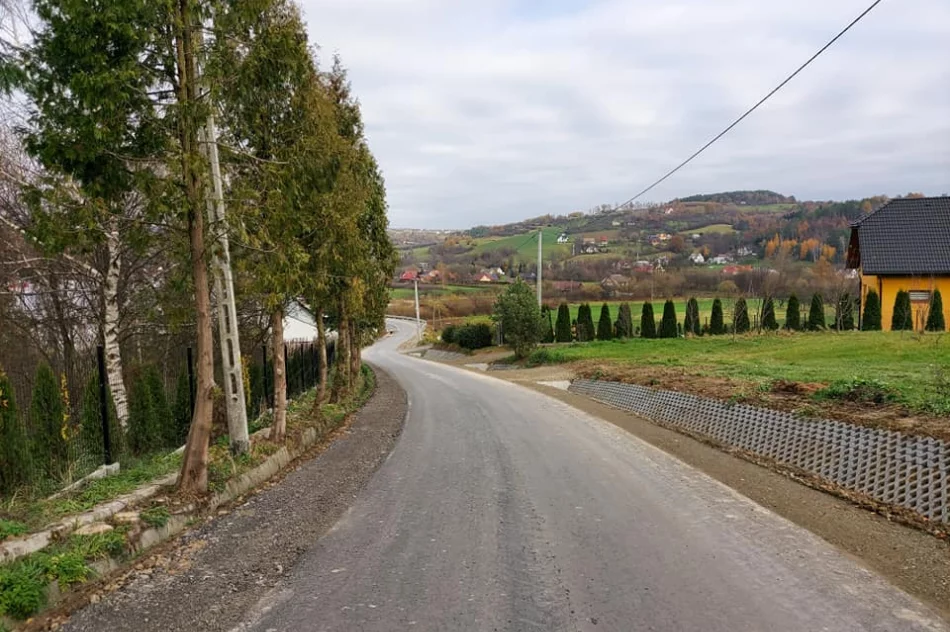 Gmina dokonała odbioru drogi - jej przebudowa kosztowała ponad 1,2 mln zł - zdjęcie 3