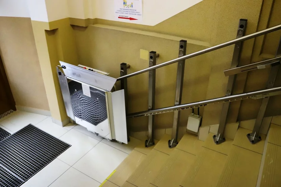 Budynek Urzędu Gminy Limanowa coraz bardziej przyjazny osobom niepełnosprawnym - zdjęcie 9