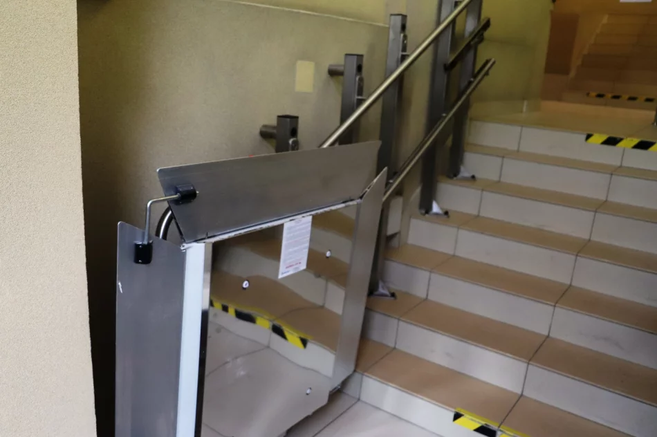 Budynek Urzędu Gminy Limanowa coraz bardziej przyjazny osobom niepełnosprawnym - zdjęcie 10