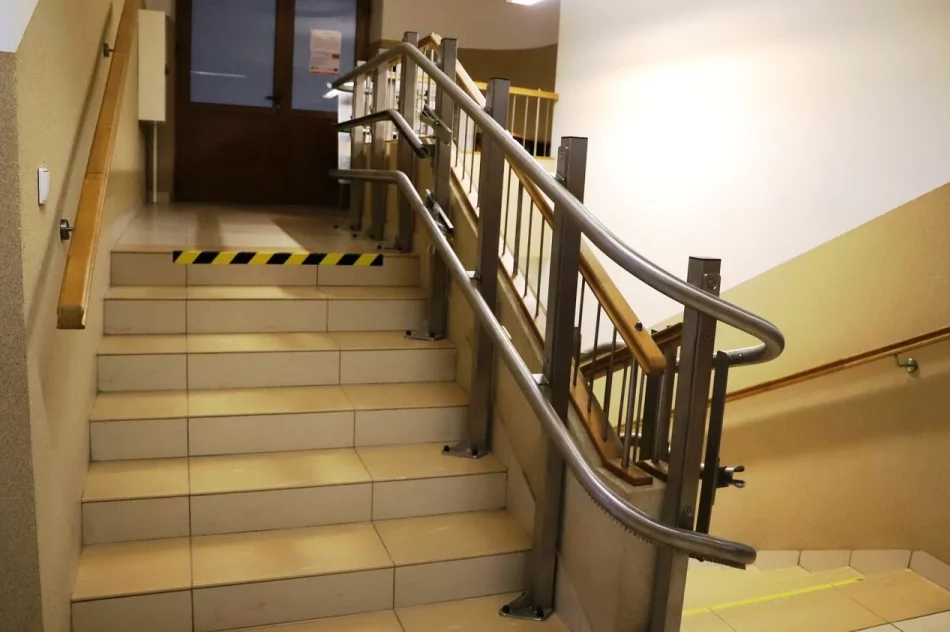 Budynek Urzędu Gminy Limanowa coraz bardziej przyjazny osobom niepełnosprawnym - zdjęcie 13