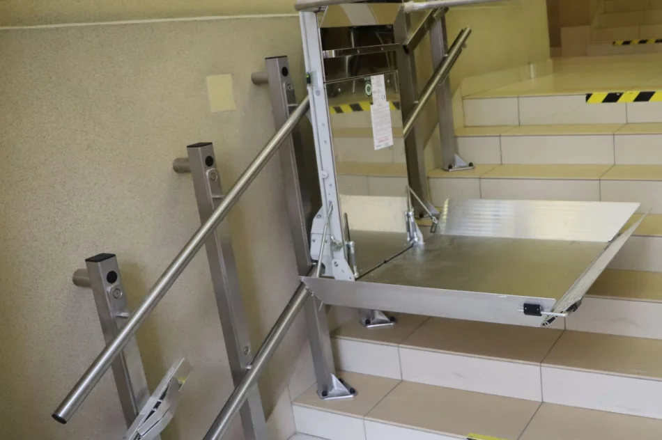 Budynek Urzędu Gminy Limanowa coraz bardziej przyjazny osobom niepełnosprawnym - zdjęcie 16