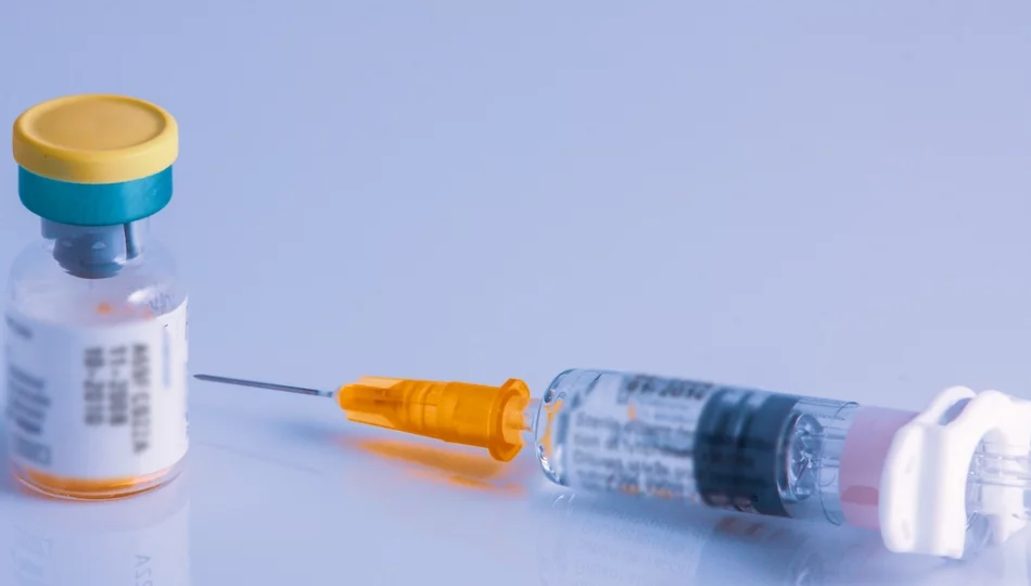 Dopuszczenie szczepionki przeciwko koronawirusowi możliwe w połowie grudnia - zdjęcie 1