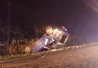 18-latek stracił panowanie, samochód dachował - zdjęcie główne