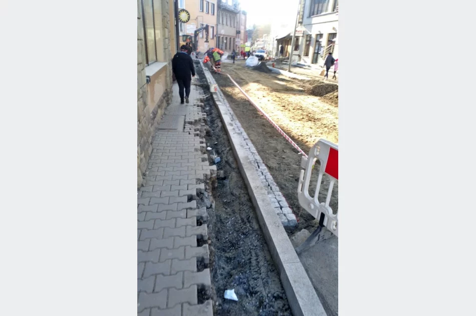 Piesi lawirują między wykopami i koparkami - zdjęcie 5