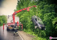 Dachowanie forda, jedna osoba w szpitalu - zdjęcie główne
