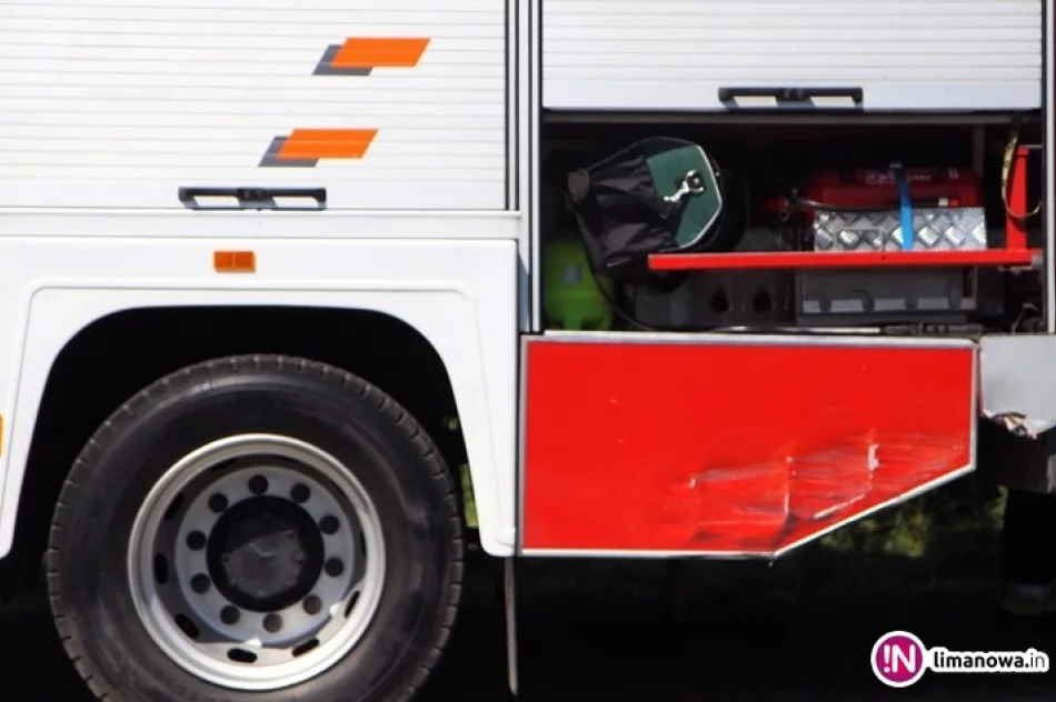 Samochód pożarniczy zderzył się z osobówką - zdjęcie 3