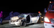 Samochód osobowy zderzył się z ciężarówką, jedna osoba trafiła do szpitala - zdjęcie 2