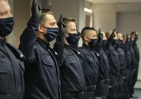 Ślubowanie nowych policjantów - jeden z nich zasili szeregi limanowskiej policji - zdjęcie główne