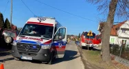 Samochód zderzył się z motorowerem. 15-latek zabrany do szpitala - zdjęcie 2