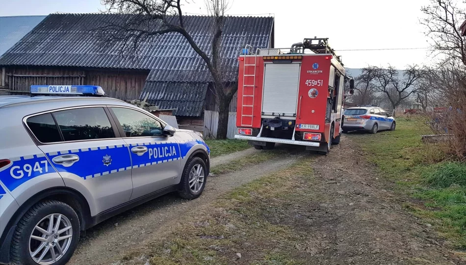 Schorowany mężczyzna nie był w stanie otworzyć, interweniowały służby wezwane przez pracownika socjalnego - zdjęcie 1