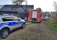 Schorowany mężczyzna nie był w stanie otworzyć, interweniowały służby wezwane przez pracownika socjalnego - zdjęcie główne