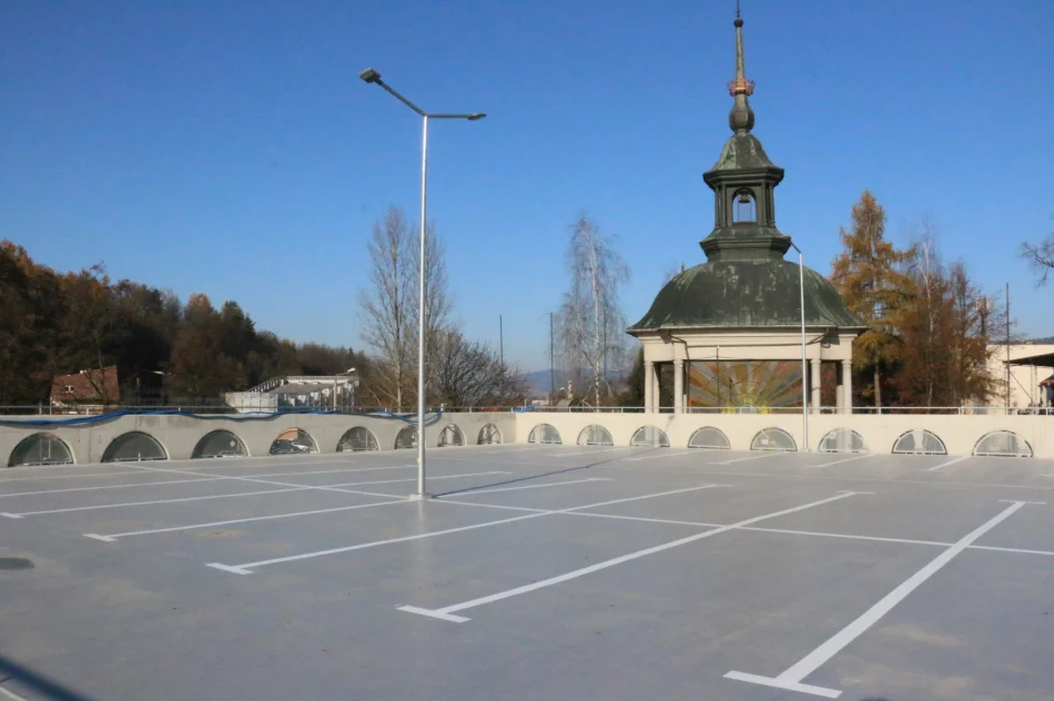 TRWAJĄ PRACE WYKOŃCZENIOWE NA WIELOPOZIOMOWYM PARKINGU - zdjęcie 5