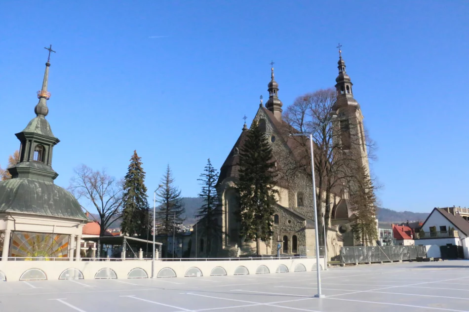 TRWAJĄ PRACE WYKOŃCZENIOWE NA WIELOPOZIOMOWYM PARKINGU - zdjęcie 7