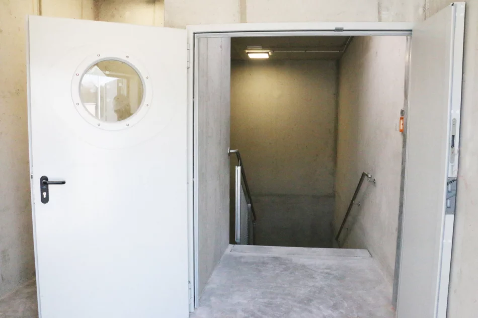 TRWAJĄ PRACE WYKOŃCZENIOWE NA WIELOPOZIOMOWYM PARKINGU - zdjęcie 9