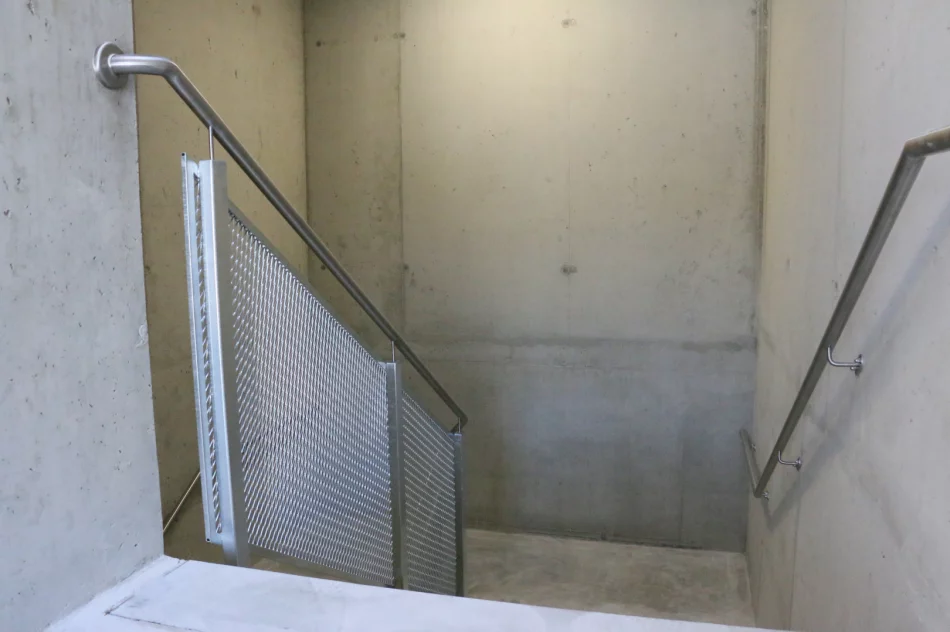 TRWAJĄ PRACE WYKOŃCZENIOWE NA WIELOPOZIOMOWYM PARKINGU - zdjęcie 10