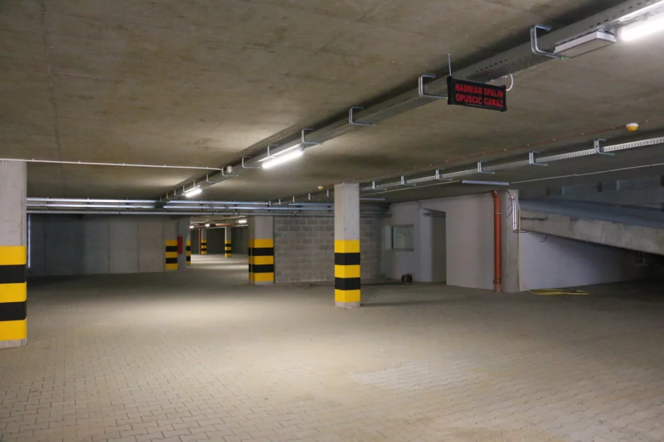 TRWAJĄ PRACE WYKOŃCZENIOWE NA WIELOPOZIOMOWYM PARKINGU - zdjęcie 13