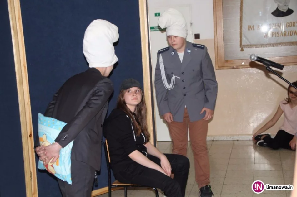 'Tajemniczy wieczór' sposobem na integrację społeczności szkolnej - zdjęcie 3