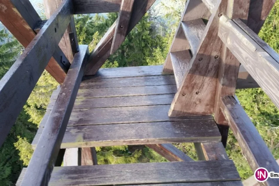 Dziurawa wieża na Mogielicy. Promocja przez śmieci - zdjęcie 2