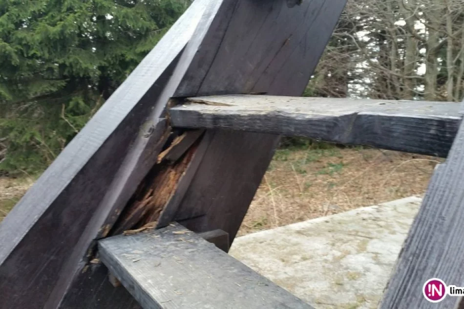 Dziurawa wieża na Mogielicy. Promocja przez śmieci - zdjęcie 3