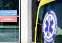 Nowe dane MZ: wzrost zakażeń. W Małopolsce zmarło 67 osób. Szybki spadek zakażeń - znacznie wolniejszy liczby zgonów - zdjęcie główne