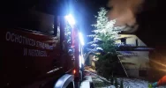 W nocy w budynku wybuchł pożar. Ogień gasiło 35 strażaków - zdjęcie 2
