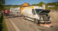 Groźnie wyglądająca kolizja. Auta kompletnie zniszczone - zdjęcie 3