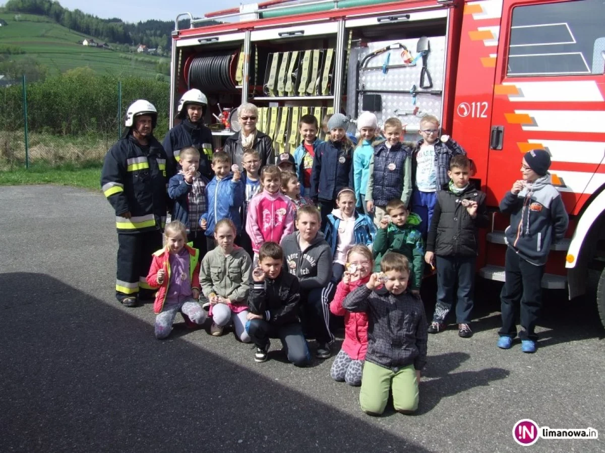 Dzieci poznawały pracę strażaków. Ochotnicy zapraszają do zwiedzania remizy