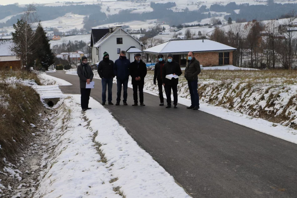 Zmodernizowano 5 odcinków dróg gminnych na długości prawie 2,5 km - zdjęcie 3