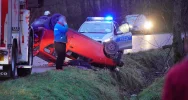 Groźnie wyglądające dachowanie, dwie osoby zostały ranne - zdjęcie 3
