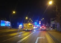 Zderzenie dwóch pojazdów na skrzyżowaniu - zdjęcie główne