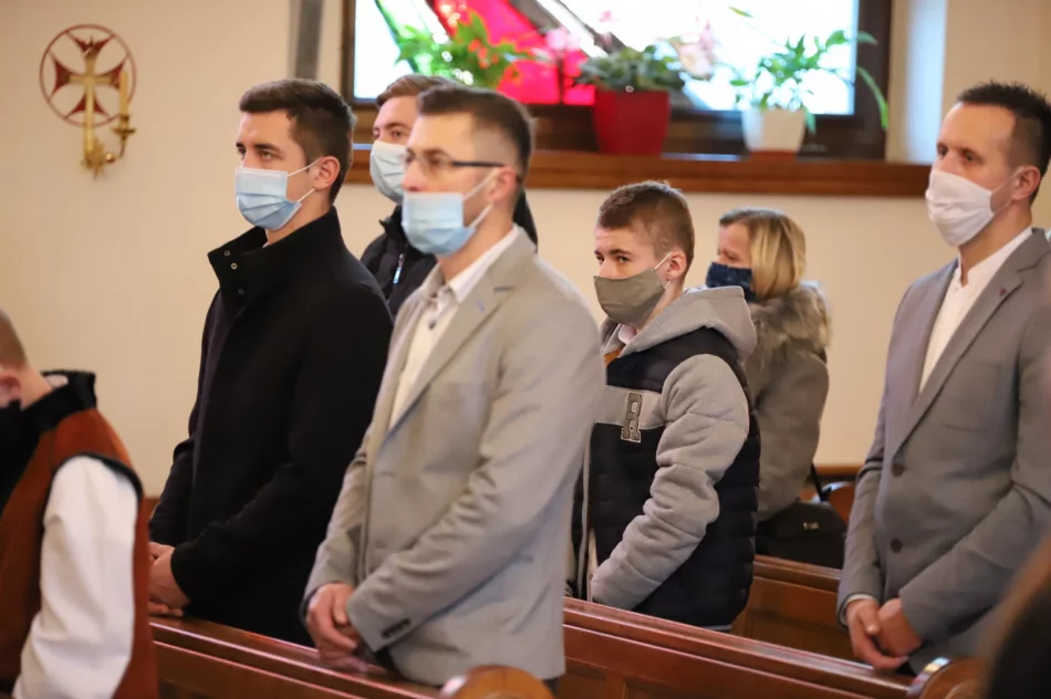 Arcybiskup bierzmował młodzież w Koninie - zdjęcie 4