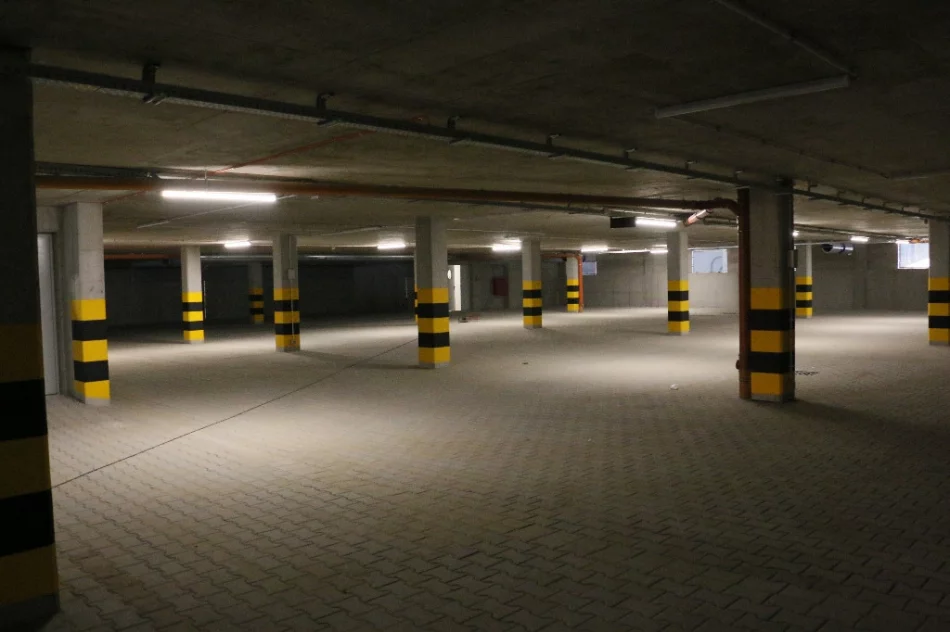 Na nowym parkingu trwają prace wykończeniowe - zdjęcie 20