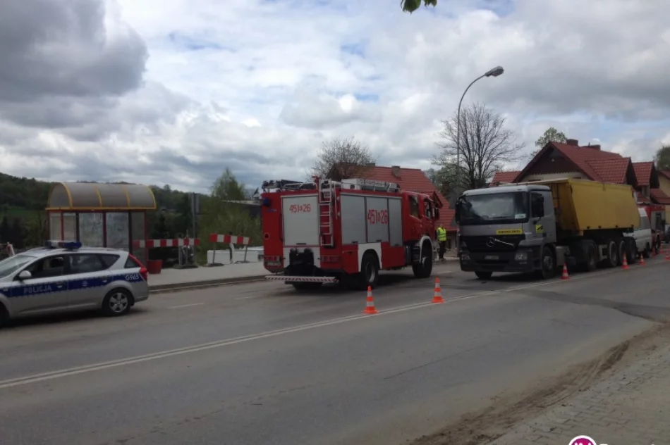 Zderzenie busa z ciężarówką - zdjęcie 2