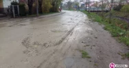 122 metry błota w którym toną kierowcy i piesi - zdjęcie 3