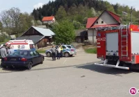 Próbowała zatrzymać staczający się samochód, trafiła do szpitala - zdjęcie główne