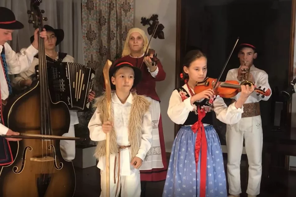 I miejsce dla Zespołu Starowiejski HYR w Konkursie "Kolęda z Rodziną" - zdjęcie 2