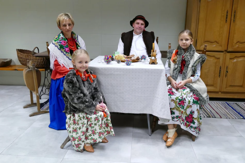 I miejsce dla Zespołu Starowiejski HYR w Konkursie "Kolęda z Rodziną" - zdjęcie 4