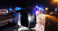 Zderzenie samochodów na 'krajówce'. Trzy osoby poszkodowane - zdjęcie 2