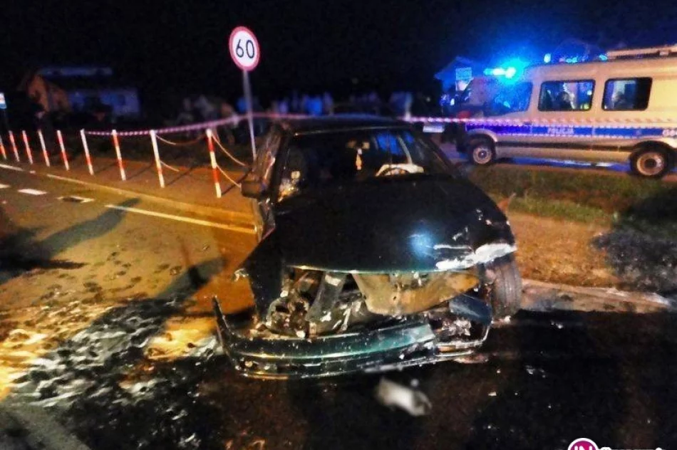 Zderzenie samochodów na 'krajówce'. Trzy osoby poszkodowane - zdjęcie 3