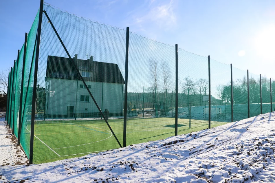 Przebudowa boiska sportowego w Starym Rybiu zakończona - zdjęcie 4