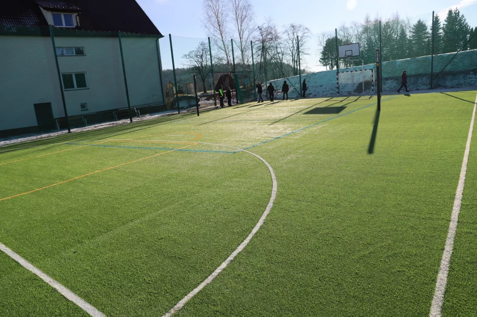 Przebudowa boiska sportowego w Starym Rybiu zakończona - zdjęcie 10